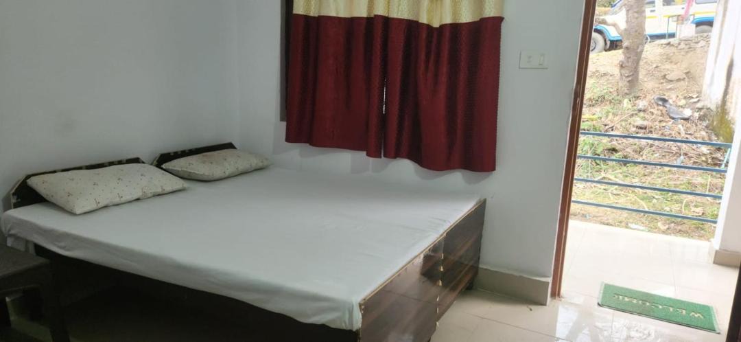 Photo of Bedroom in Narainkoti