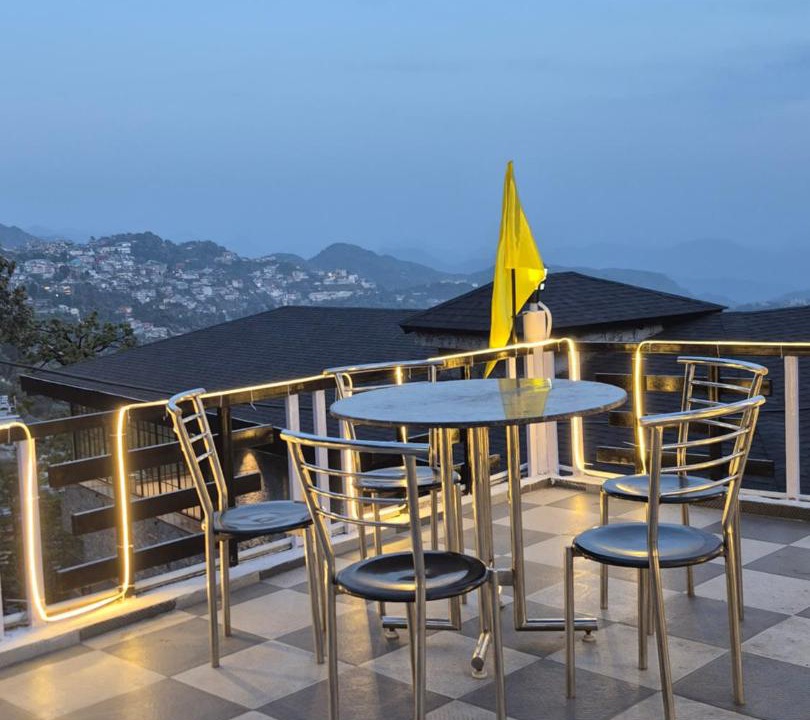 Photo of Patio Balcony in The Mall Road