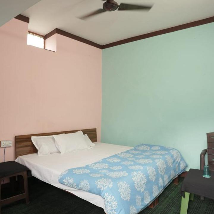 Photo of Bedroom in Devaprayag