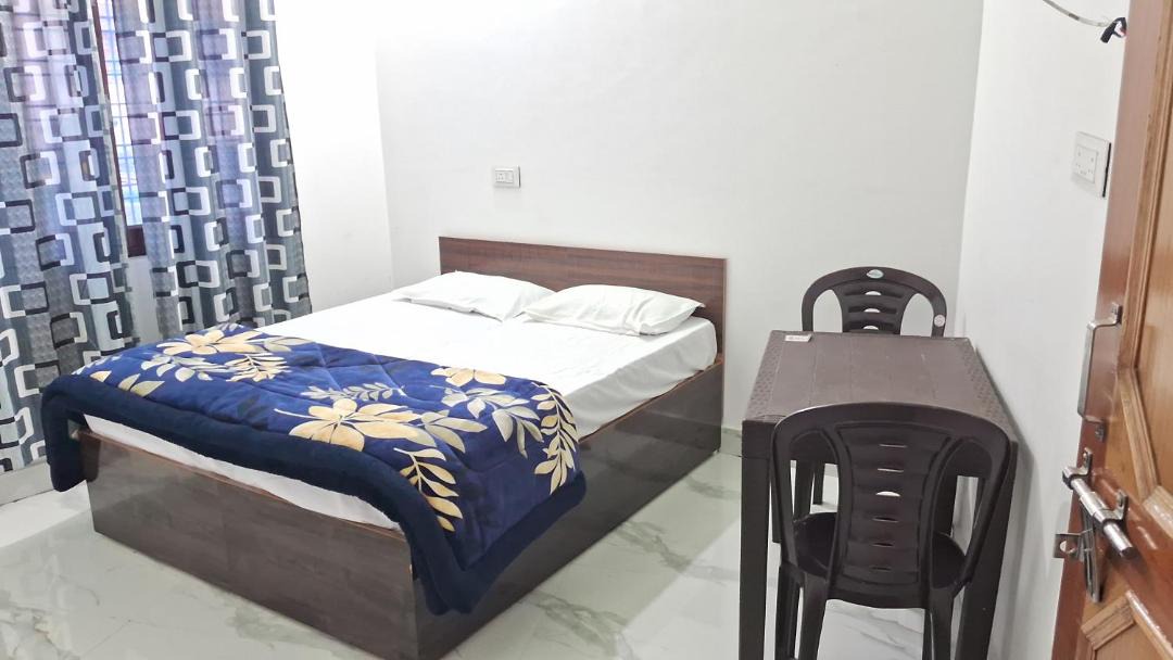 Photo of Bedroom in Bhatwari