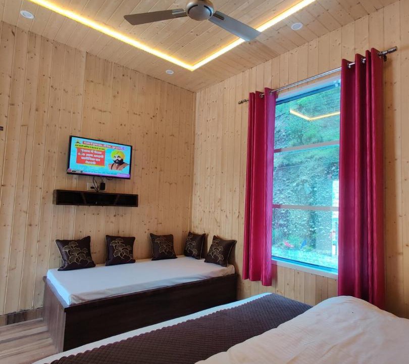 Photo of Bedroom in Karnaprayag
