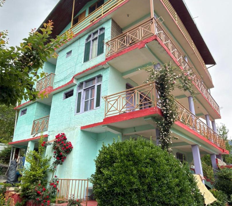 Photo of Others in Old Manali