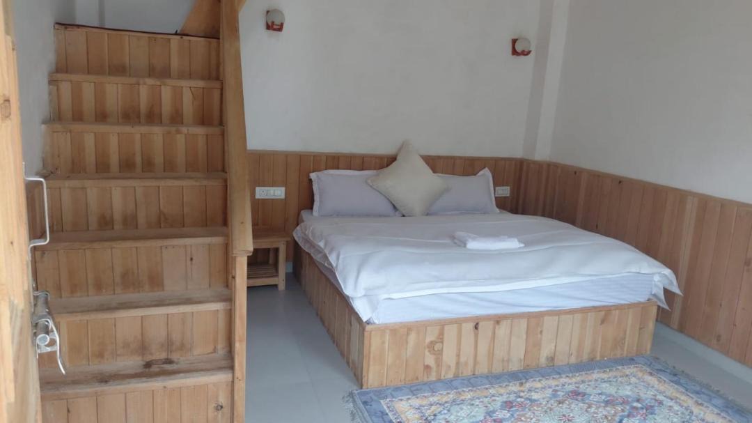 Photo of Bedroom in Jibhi