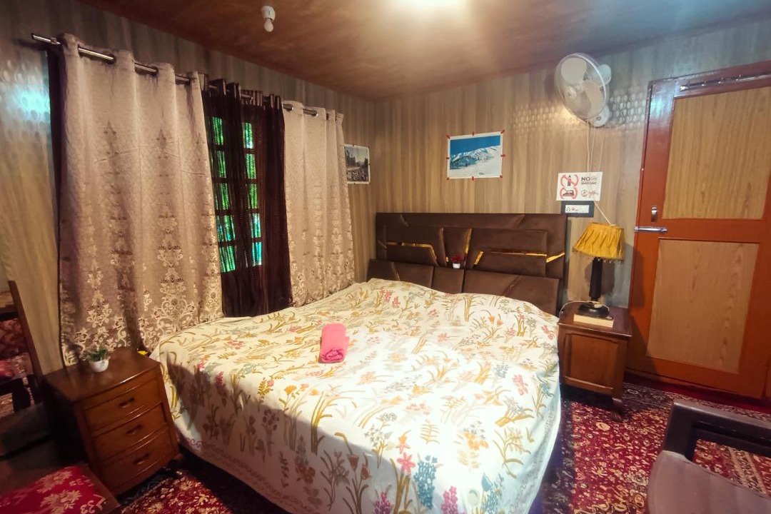 Photo of Bedroom in Nagin Bagh