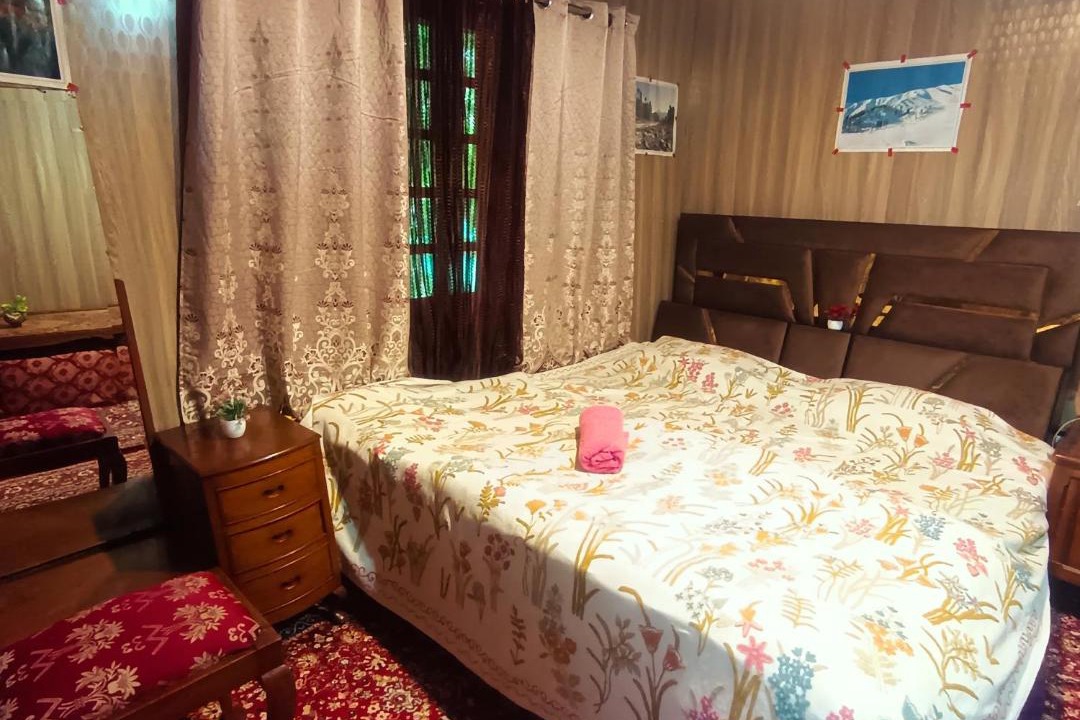 Photo of Bedroom in Nagin Bagh