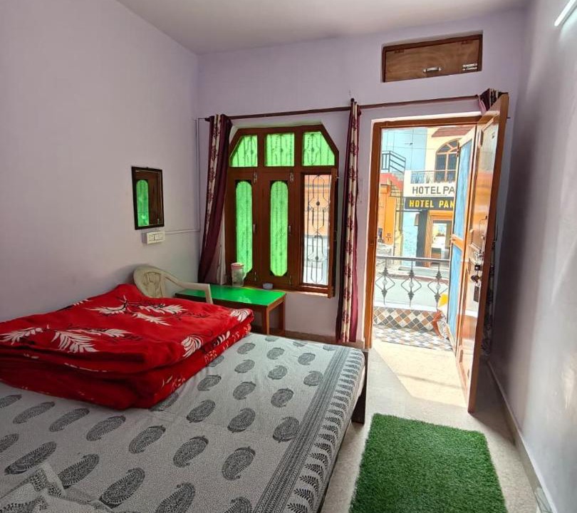 Photo of Bedroom in Guptkashi