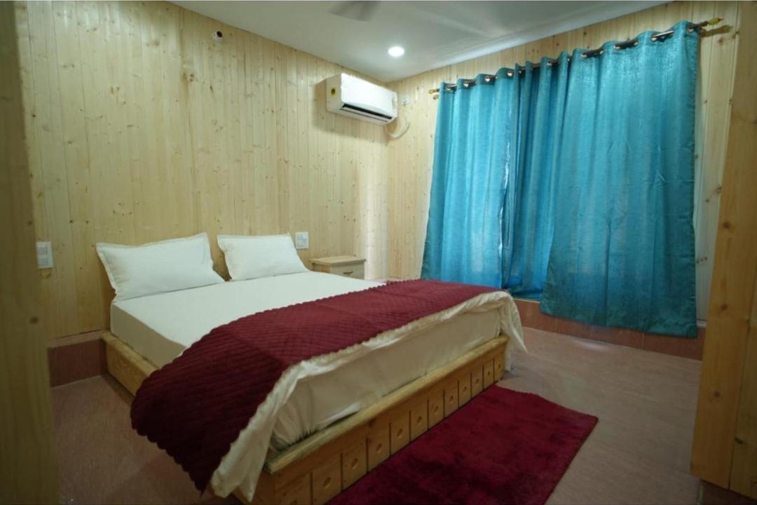 Photo of Bedroom in Uttarkashi