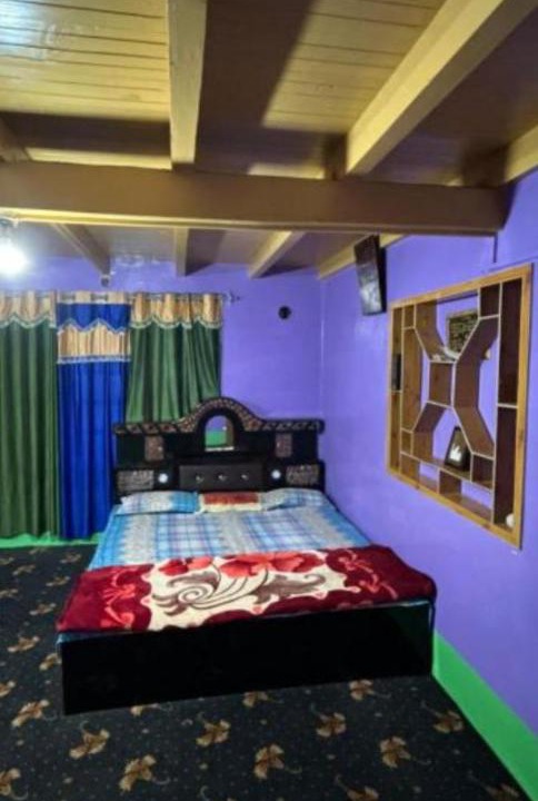 Photo of Bedroom in Gulmarg