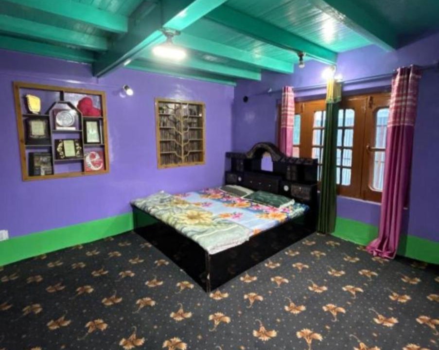 Photo of Bedroom in Gulmarg