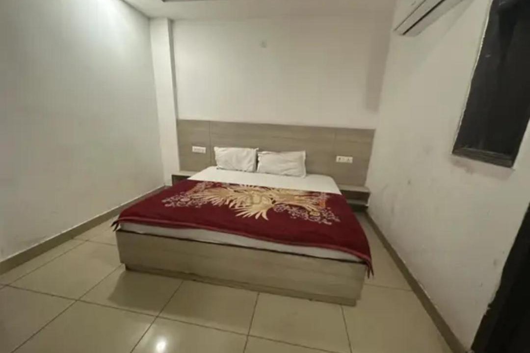 Photo of Bedroom in Azadpur