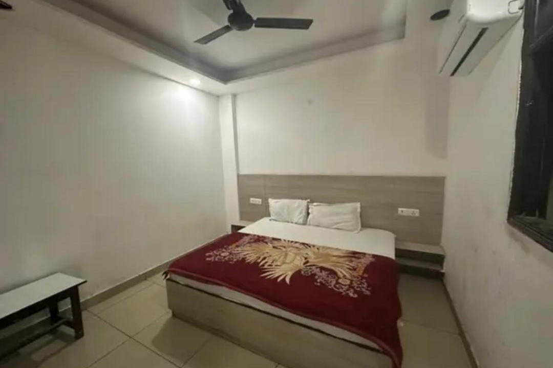 Photo of Bedroom in Azadpur