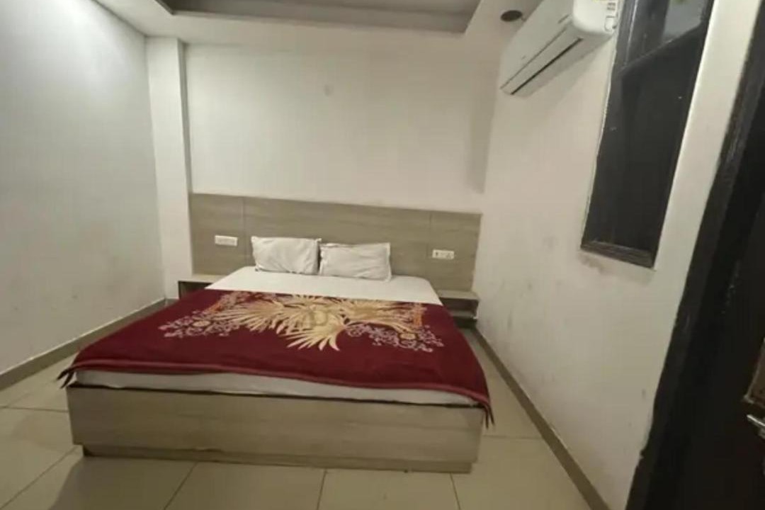 Photo of Bedroom in Azadpur