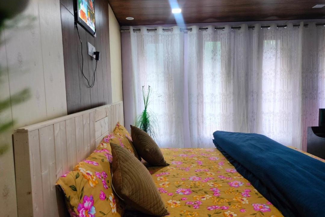 Photo of Bedroom in Bhatwari