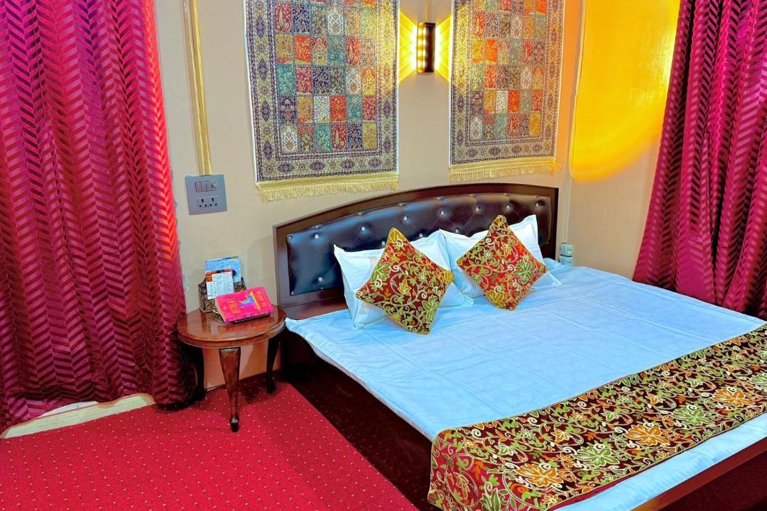 Photo of Bedroom in Dal Lake