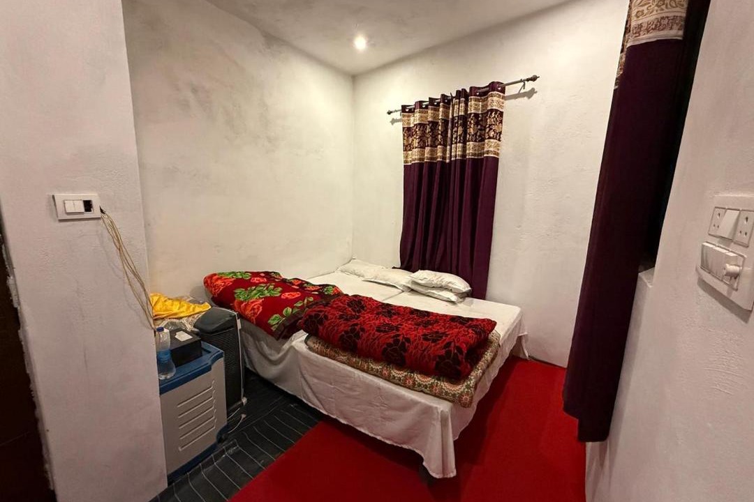Photo of Bedroom in Narainkoti