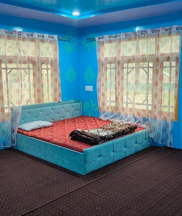 Photo of Bedroom in Gulmarg