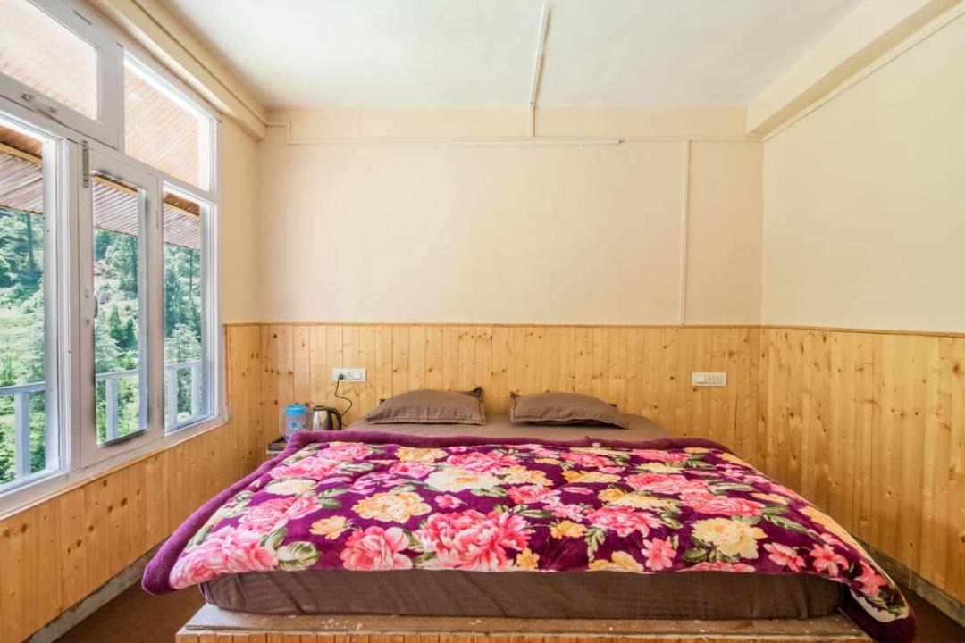 Photo of Bedroom in Jibhi