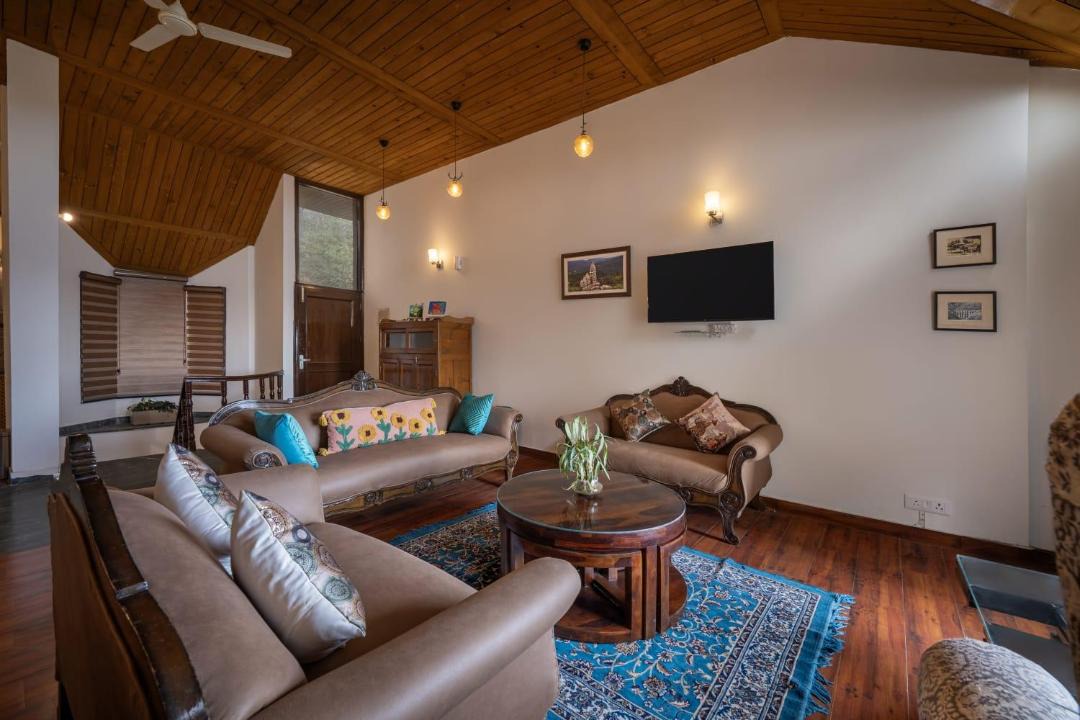 Photo of Livingroom in Barog