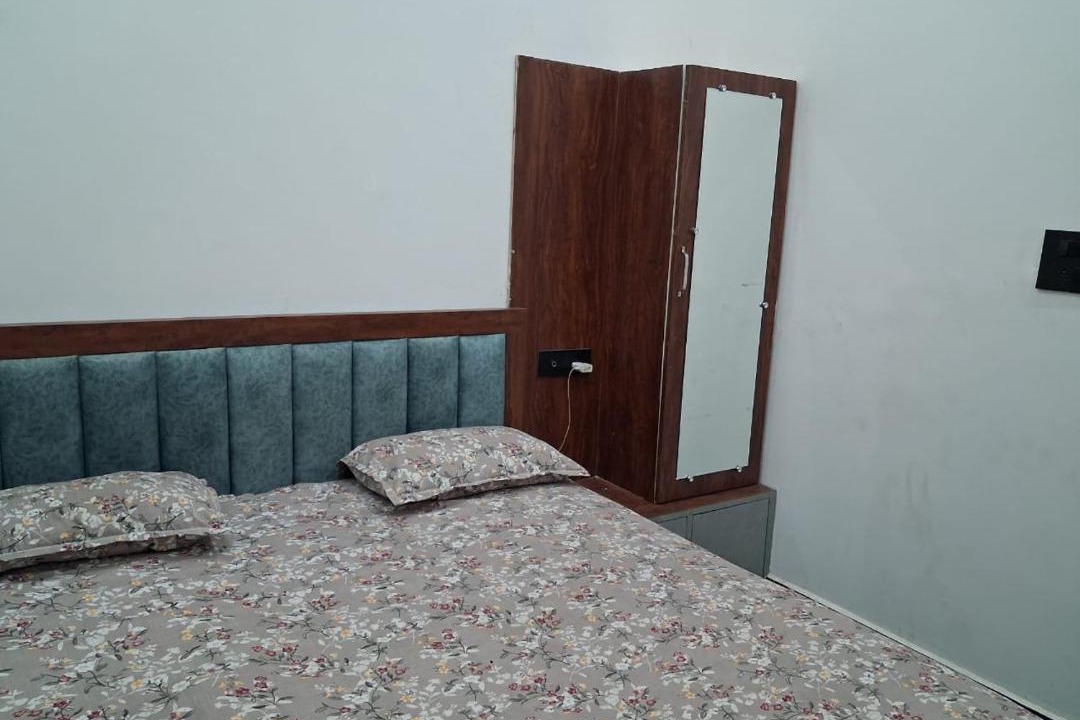 Photo of Bedroom in Etah