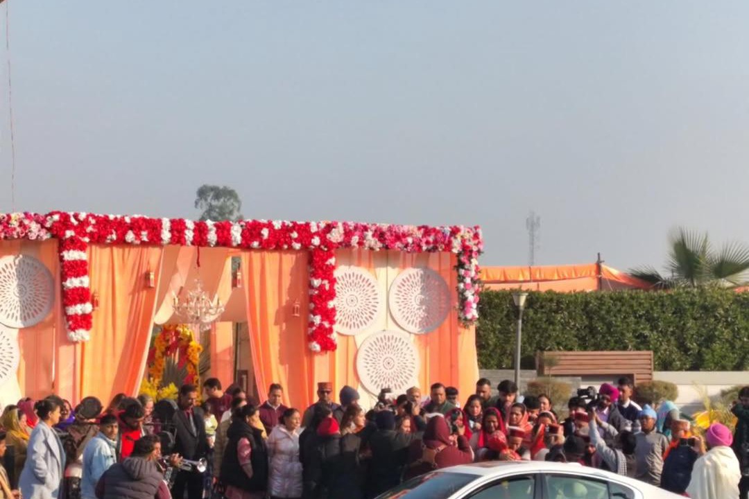 Photo of Others in Una