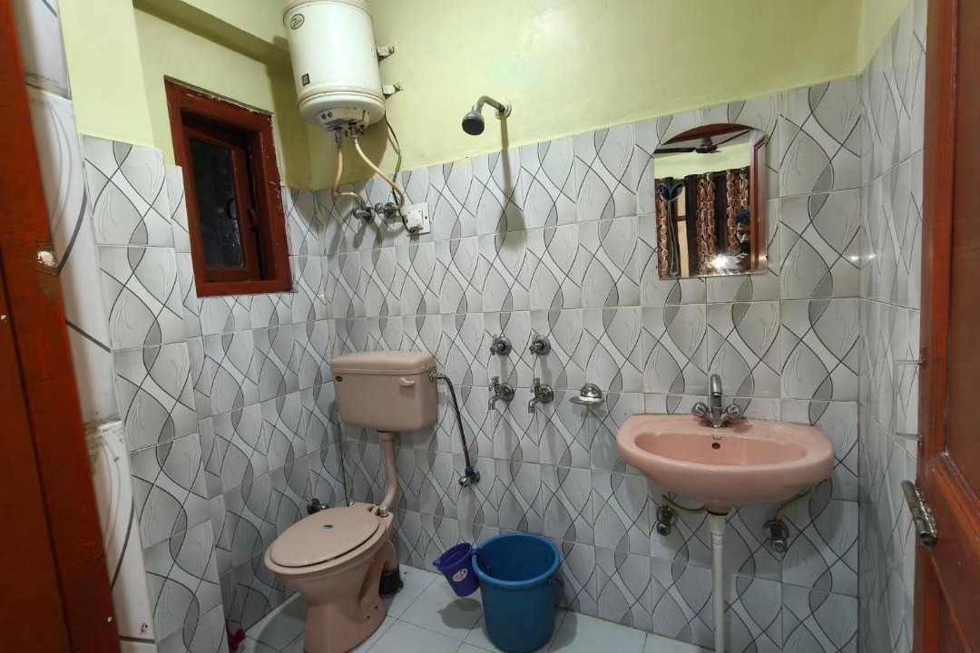Photo of Bathroom in Bhagsu Nag