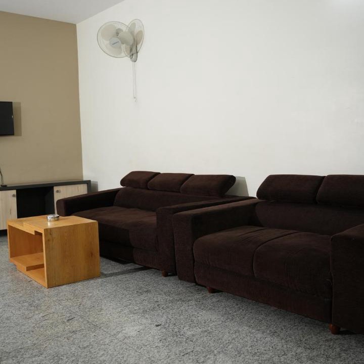 Photo of Livingroom in BTM Layout