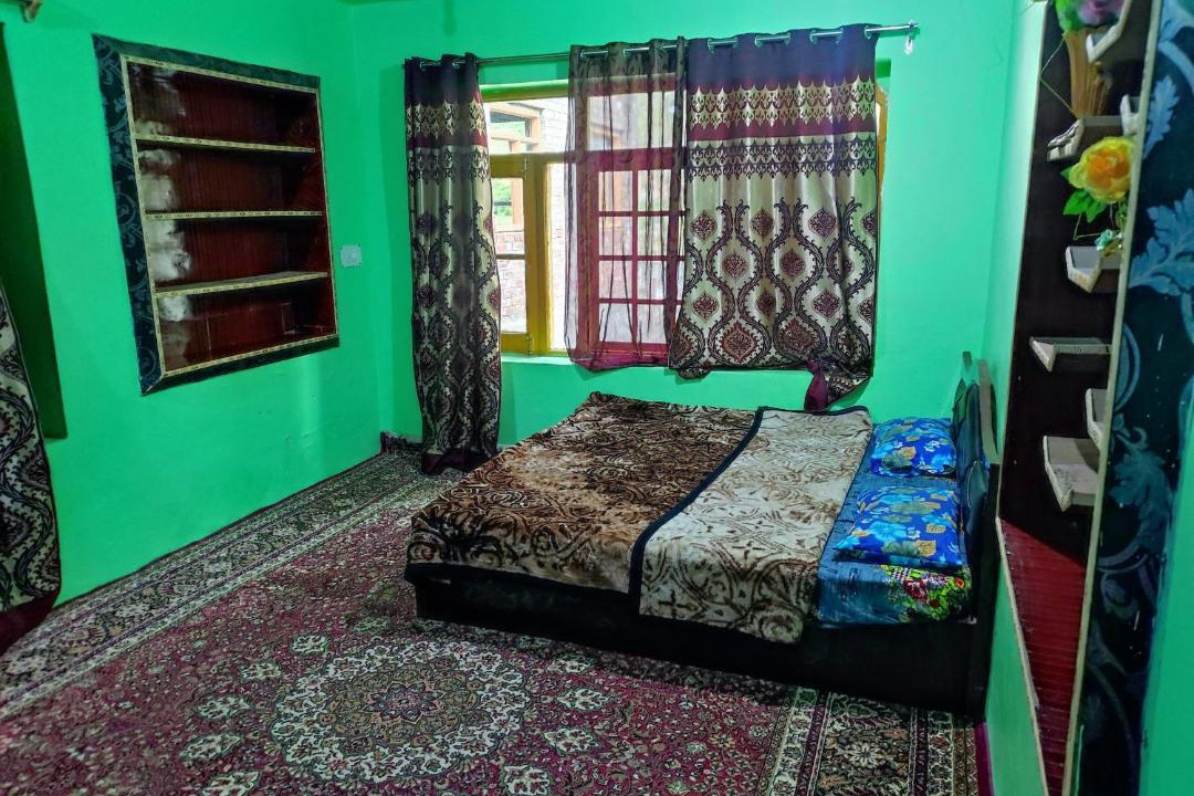 Photo of Bedroom in Gulmarg