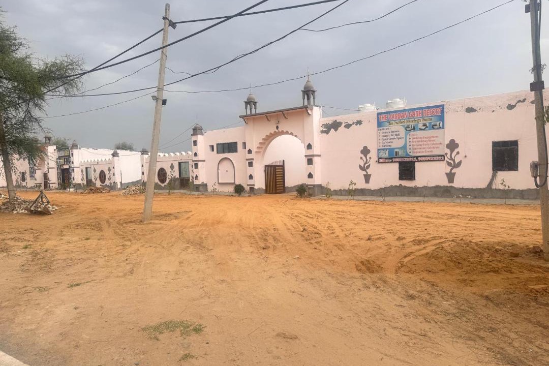 Photo of Buildings in Siwani