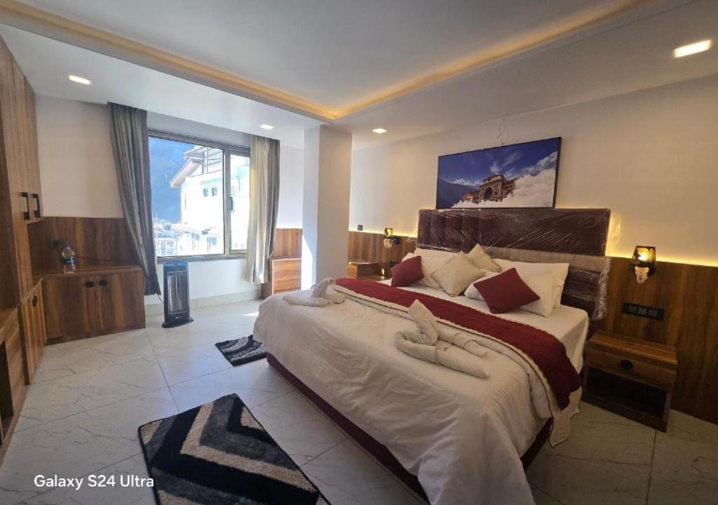 Photo of Bedroom in Badrinath