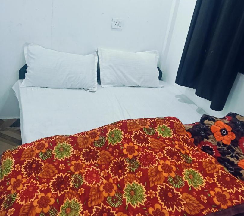 Photo of Bedroom in Narainkoti