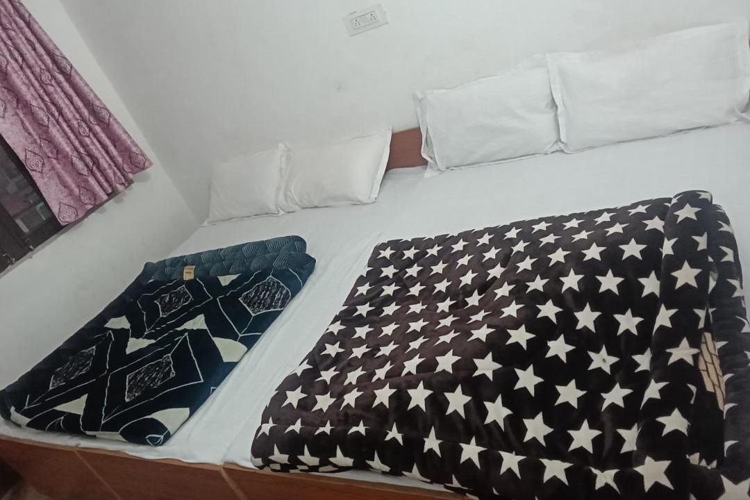 Photo of Bedroom in Narainkoti