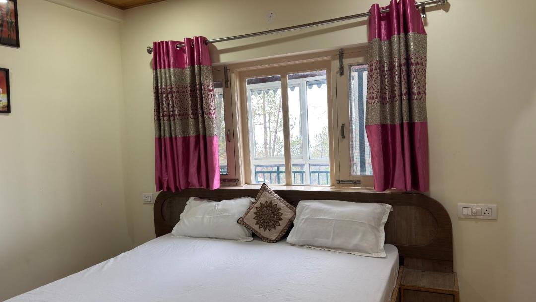 Photo of Bedroom in Kuthar