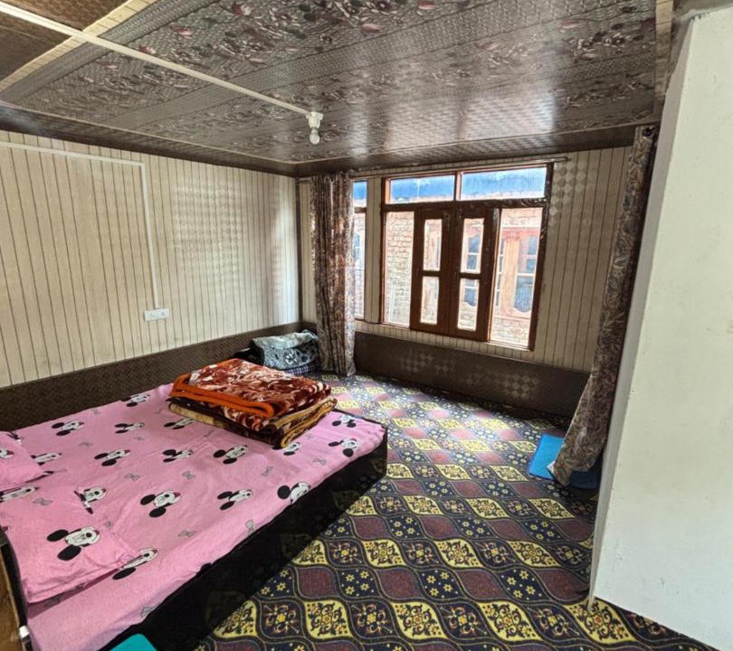 Photo of Bedroom in Gulmarg