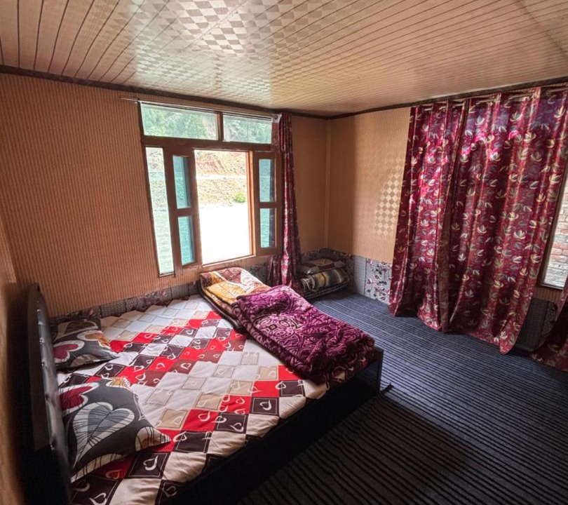 Photo of Bedroom in Gulmarg