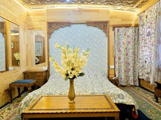 Photo of Bedroom in Nagin Bagh