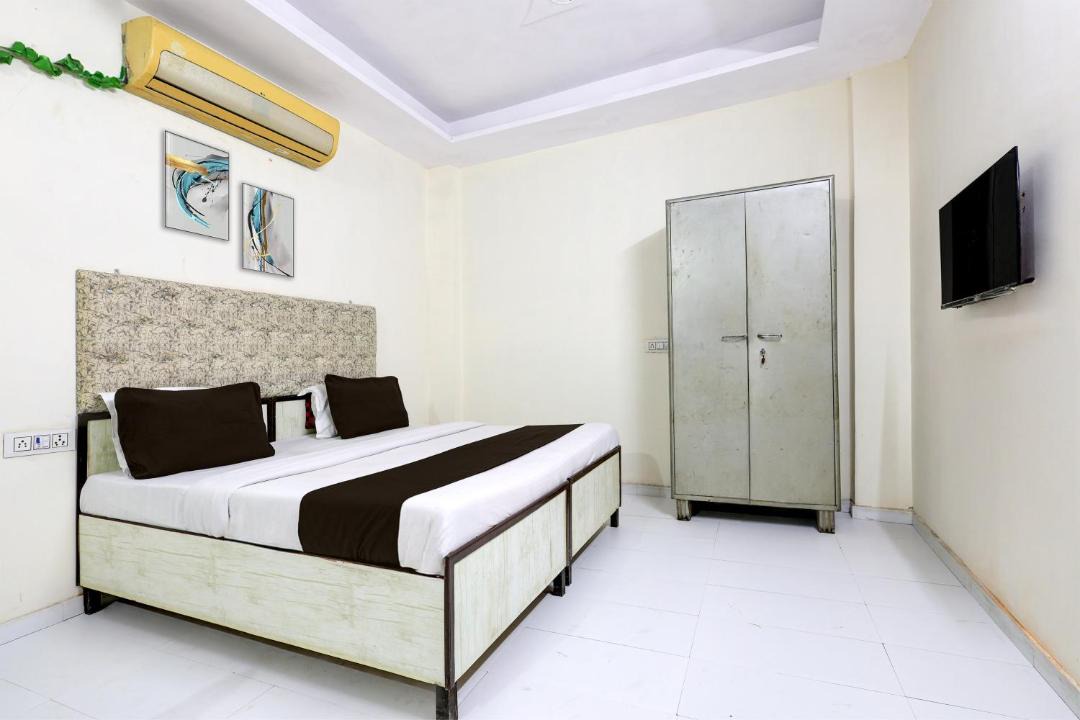 Photo of Bedroom in Mukherjee Nagar