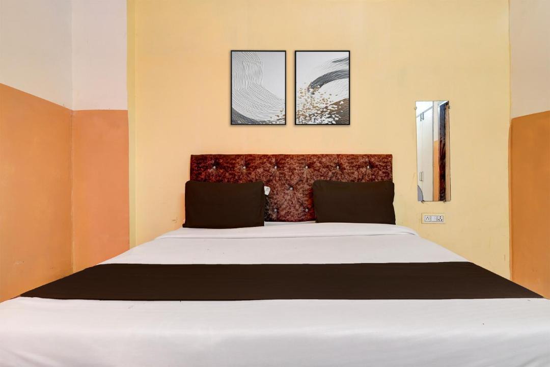 Photo of Bedroom in Mukherjee Nagar