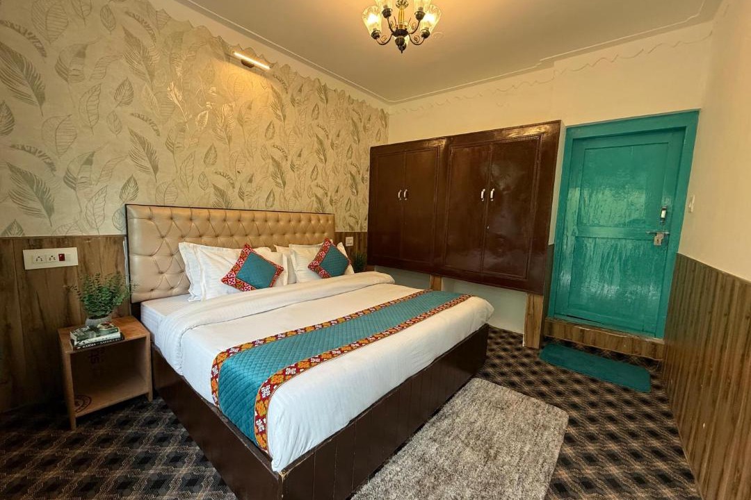 Photo of Bedroom in Jibhi