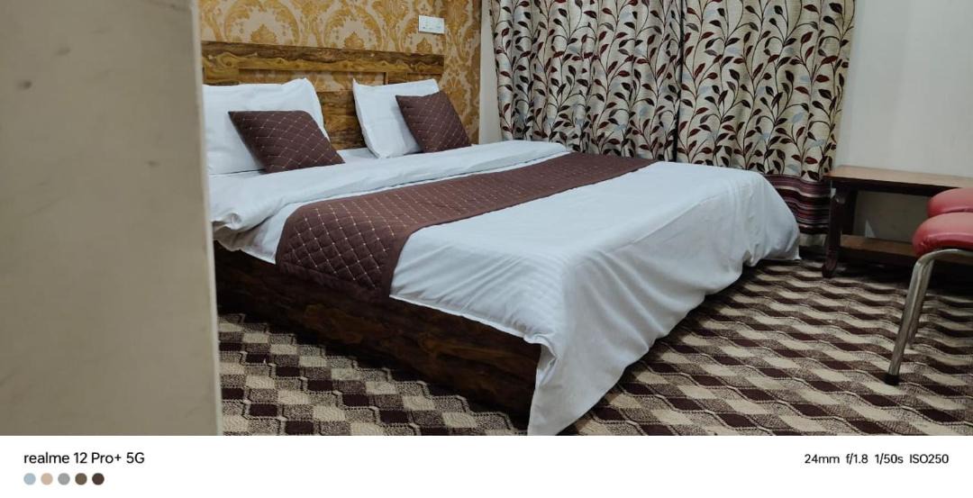 Photo of Bedroom in Dal Lake