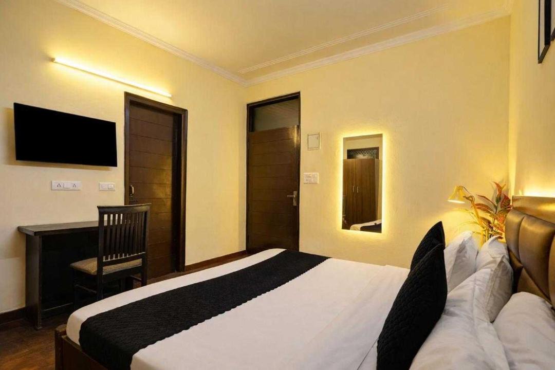 Photo of Bedroom in Sainik Farm