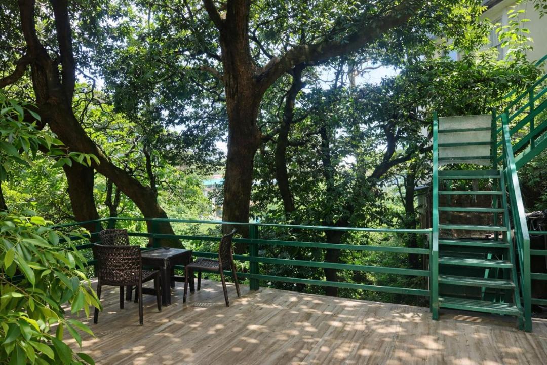 Photo of Patio Balcony in The Mall Road