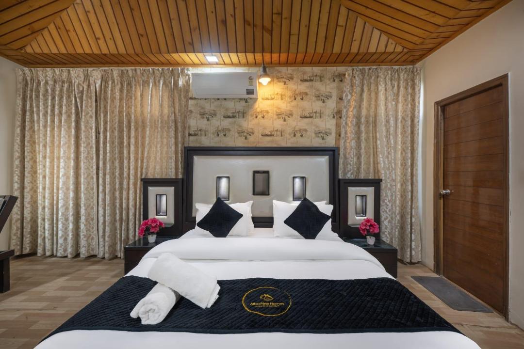 Photo of Bedroom in Dharampur