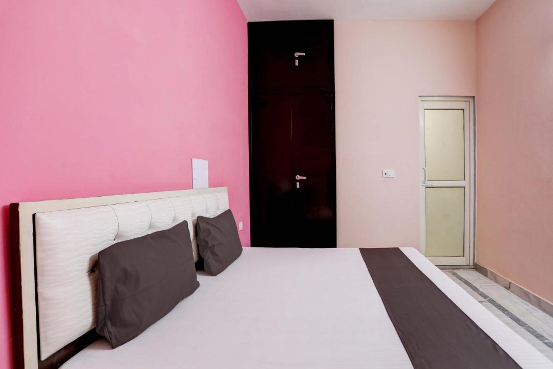 Photo of Bedroom in Sector 27