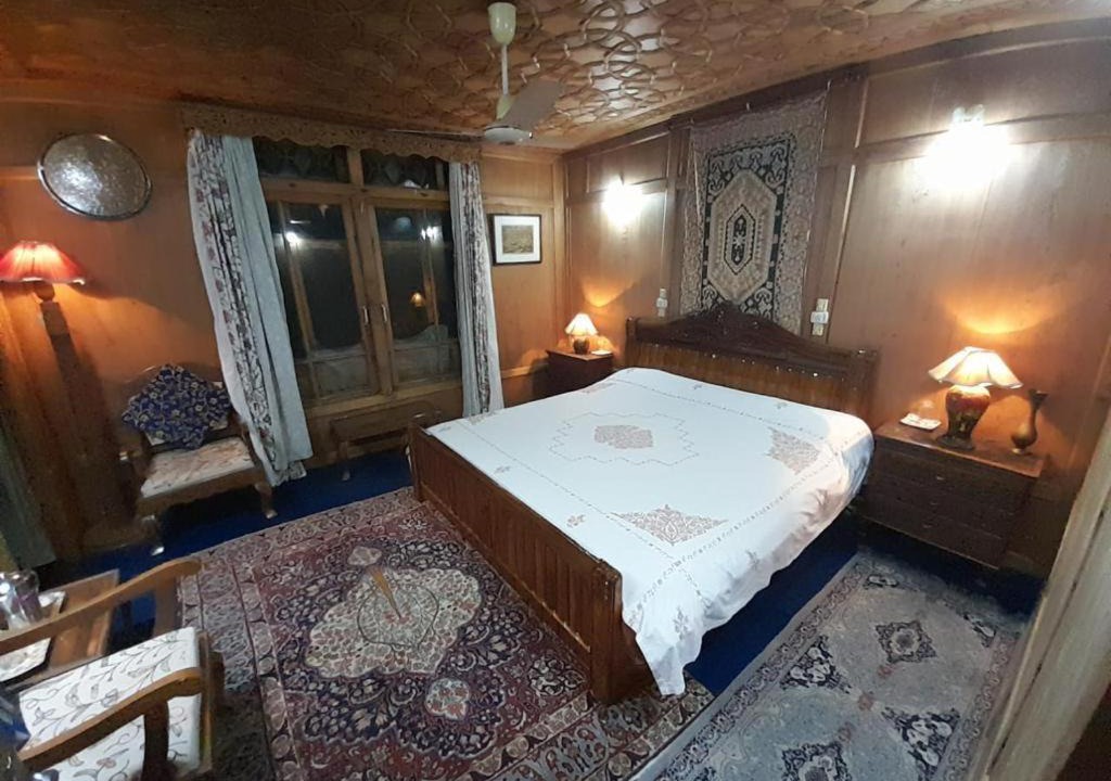 Photo of Bedroom in Nagin Bagh