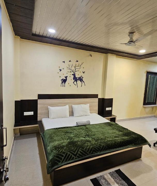 Photo of Bedroom in Pachmarhi