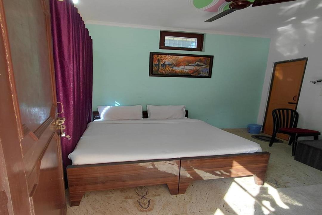 Photo of Bedroom in Lansdowne