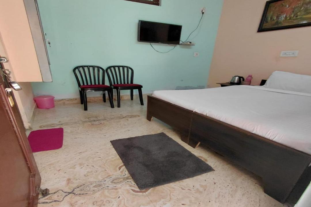Photo of Bedroom in Lansdowne