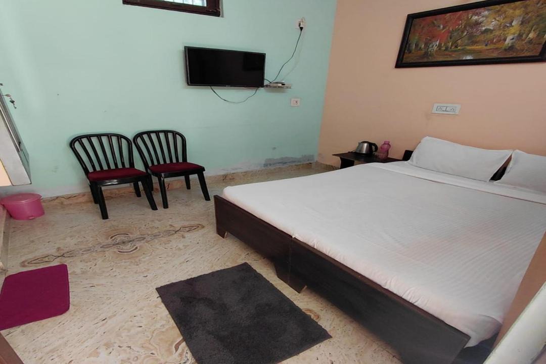 Photo of Bedroom in Lansdowne
