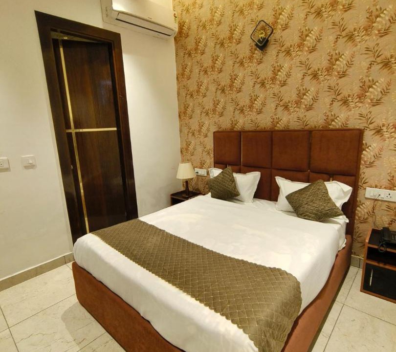 Photo of Bedroom in Dhampur