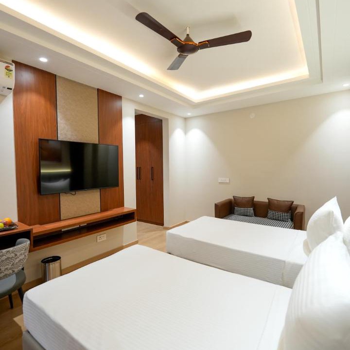 Photo of Bedroom in DLF Phase 3